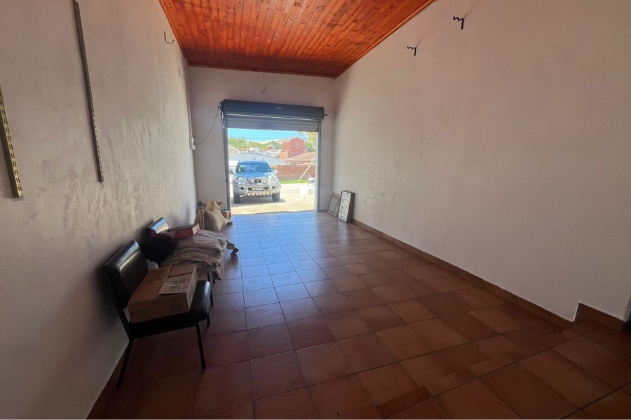 6 Bedroom Property for Sale in Cannonville Eastern Cape